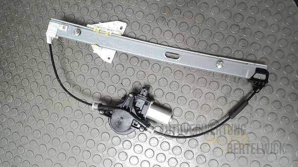 Foto: FENSTERHEBER ELEKTRISCH VORN LINKS eines Mazda 6 Sport Kombi 2.2 CD DPF Fun