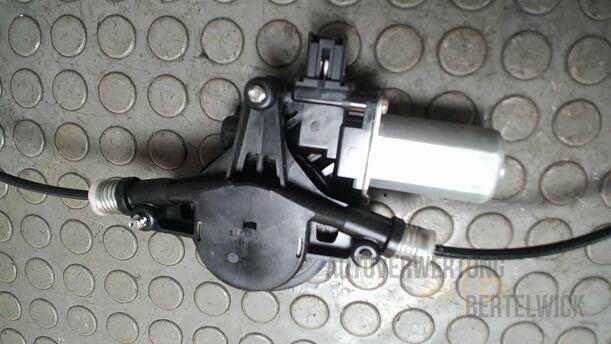 Foto: FENSTERHEBER ELEKTRISCH VORN LINKS eines Mazda 6 Sport Kombi 2.2 CD DPF Fun
