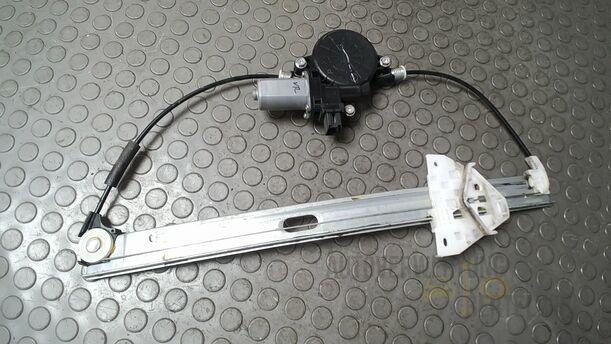 Foto: FENSTERHEBER ELEKTRISCH VORN RECHTS eines Mazda 6 Sport Kombi 2.2 CD DPF Fun