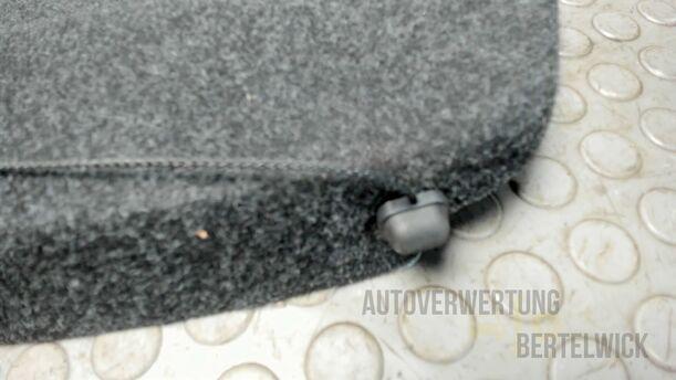 Foto: HUTABLAGE ( 2/3 TÜRER ) eines Opel Corsa 1.4 16V Fun