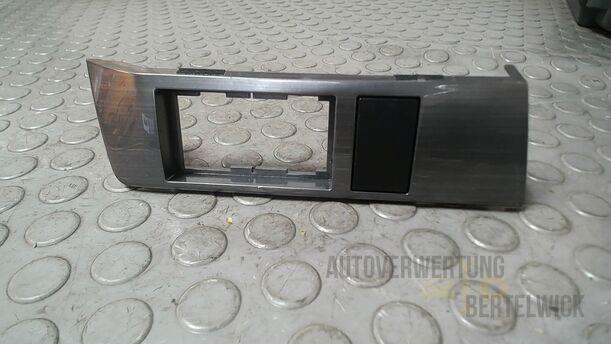 Foto: BLENDE ARMATURENBRETT eines Mazda 6 Sport Kombi 2.2 CD DPF Fun