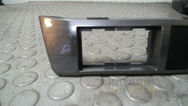 Foto: BLENDE ARMATURENBRETT eines Mazda 6 Sport Kombi 2.2 CD DPF Fun