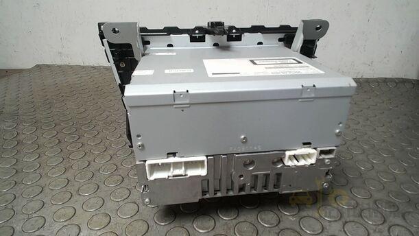 Foto: RADIO WMA MP3 ( RADIOCODE FEHLT ) eines Mazda 6 Sport Kombi 2.2 CD DPF Fun