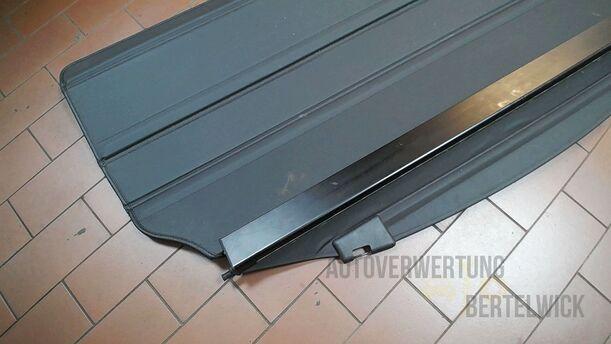 Foto: LADERAUMABDECKUNG eines Mazda 6 Sport Kombi 2.2 CD DPF Fun