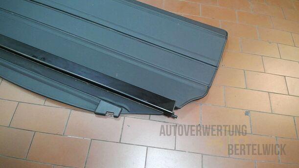 Foto: LADERAUMABDECKUNG eines Mazda 6 Sport Kombi 2.2 CD DPF Fun