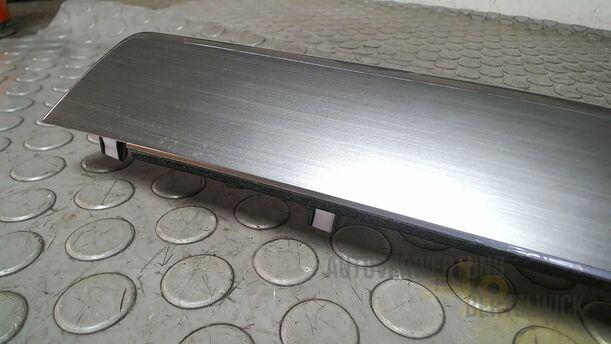 Foto: BLENDE/ ZIERLEISTE ARMATURENBRETT eines Mazda 6 Sport Kombi 2.2 CD DPF Special