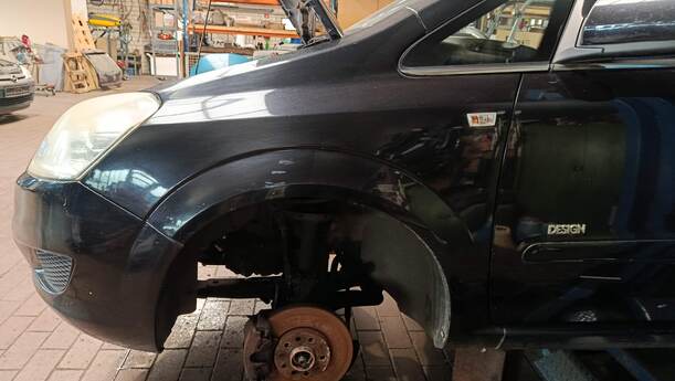 Foto: KOTFLÜGEL LINKS eines Opel Zafira 1.6 ecoFLEX Special