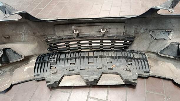 Foto: STOSSFÄNGER/ STOßSTANGE VORN ( LACKIERUNGSBEDÜRFTIG ) eines Opel Zafira 1.6 ecoFLEX Special