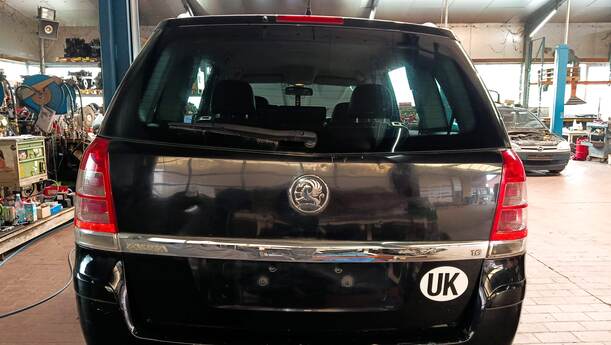 Foto: HECKKLAPPE/ HECKDECKEL eines Opel Zafira 1.6 ecoFLEX Special