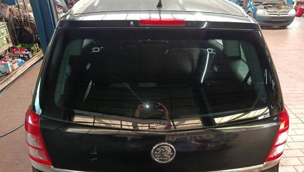 Foto: HECKKLAPPE/ HECKDECKEL eines Opel Zafira 1.6 ecoFLEX Special