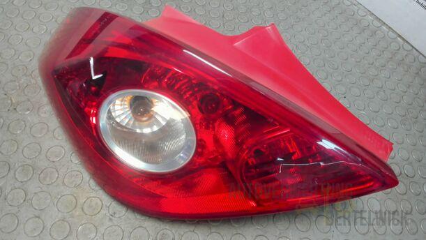 Foto: HECKLEUCHTE / RÜCKLICHT LINKS ( 2/3 TÜRER ) eines Opel Corsa 1.4 16V Fun