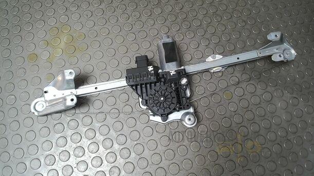 Foto: FENSTERHEBER ELEKTRISCH HINTEN LINKS eines Opel Zafira 1.6 ecoFLEX Special