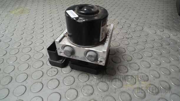 Foto: HAUPTBREMSAGGREGAT ABS eines Opel Zafira 1.6 ecoFLEX Special