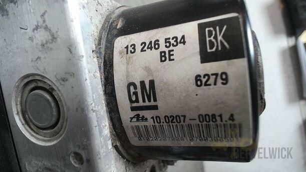 Foto: HAUPTBREMSAGGREGAT ABS eines Opel Zafira 1.6 ecoFLEX Special