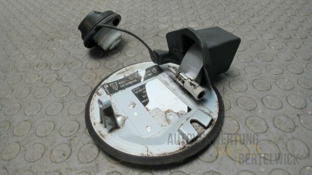 Foto: TANKKLAPPE / TANKDECKEL eines Opel Corsa 1.4 16V Special