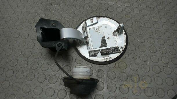 Foto: TANKKLAPPE / TANKDECKEL eines Opel Corsa 1.4 16V Special