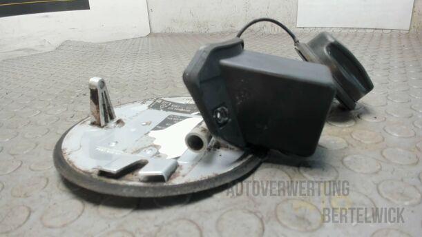 Foto: TANKKLAPPE / TANKDECKEL eines Opel Corsa 1.4 16V Special