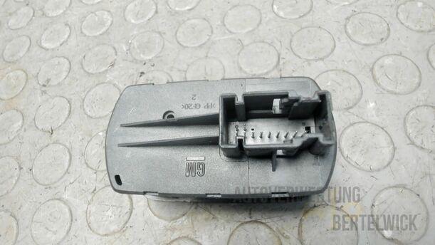 Foto: FENSTERHEBERSCHALTER eines Opel Corsa 1.4 16V Special