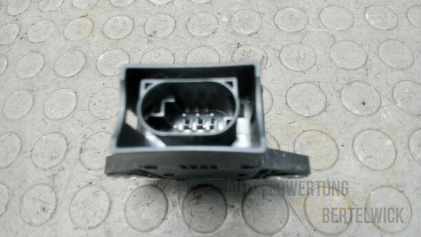 Foto: QUERBESCHLEUNINGSSENSOR / DREHRATENSENSOR eines Opel Corsa 1.4 16V Special
