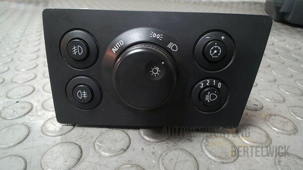Foto: LICHTSCHALTER eines Opel Zafira 1.6 ecoFLEX Special