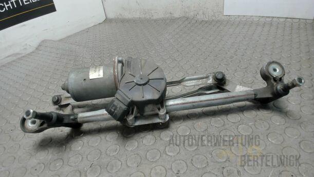 Foto: SCHEIBENWISCHERMOTOR VORNE eines Opel Corsa 1.4 16V Special