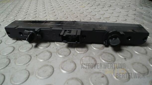 Foto: SCHALTER WARNBLINKANLAGE/ WARNBLINKSCHALTER eines Opel Zafira 1.6 ecoFLEX Special