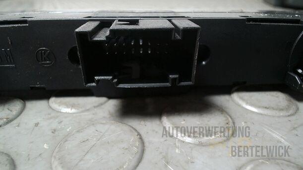 Foto: SCHALTER WARNBLINKANLAGE/ WARNBLINKSCHALTER eines Opel Zafira 1.6 ecoFLEX Special