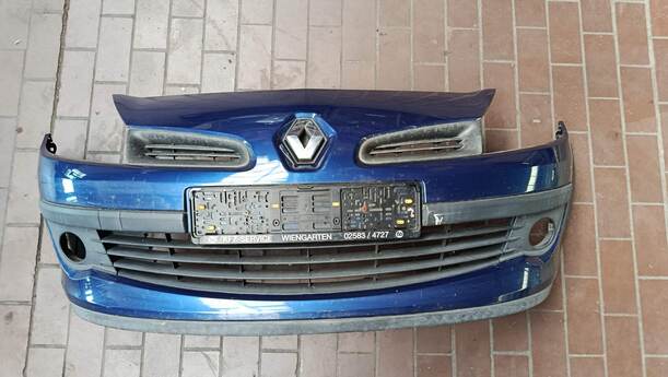 Foto: STOSSFÄNGER/ STOßSTANGE VORN eines Renault Clio 1.6 16V Special