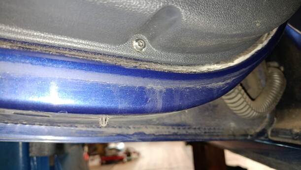 Foto: TÜR HINTEN LINKS eines Renault Clio 1.6 16V Special