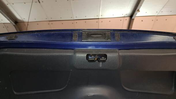 Foto: HECKKLAPPE/ HECKDECKEL eines Renault Clio 1.6 16V Special