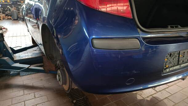 Foto: STOSSFÄNGER/ STOßSTANGE HINTEN eines Renault Clio 1.6 16V Special