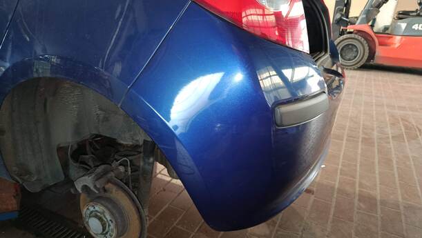 Foto: STOSSFÄNGER/ STOßSTANGE HINTEN eines Renault Clio 1.6 16V Special