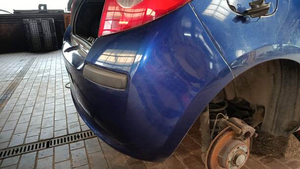 Foto: STOSSFÄNGER/ STOßSTANGE HINTEN eines Renault Clio 1.6 16V Special