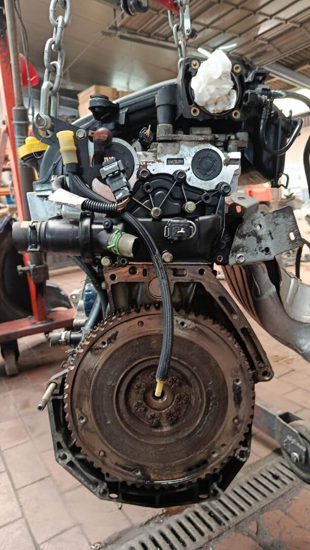 Foto: MOTOR K4MA804 eines Renault Clio 1.6 16V Special