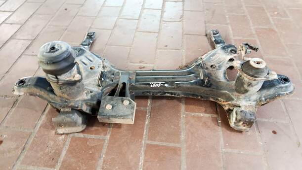 Foto: VORDERACHSE/ ACHSE VORN eines Seat Cordoba Vario 1.4 Special