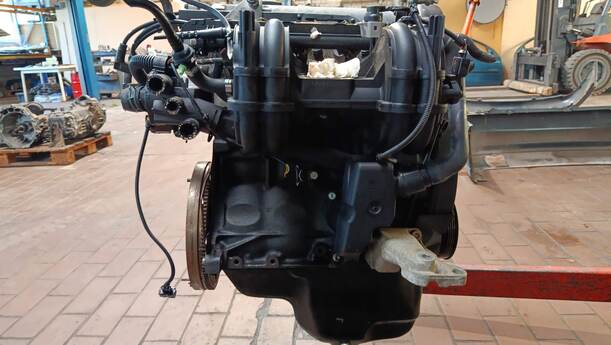 Foto: MOTOR AKV eines Seat Cordoba Vario 1.4 Special