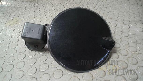 Foto: TANKKLAPPE/ TANKDECKEL eines Opel Zafira 1.6 ecoFLEX Special