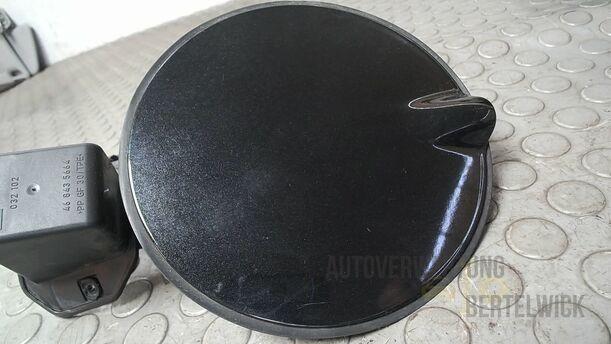 Foto: TANKKLAPPE/ TANKDECKEL eines Opel Zafira 1.6 ecoFLEX Special