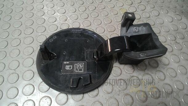 Foto: TANKKLAPPE/ TANKDECKEL eines Opel Zafira 1.6 ecoFLEX Special
