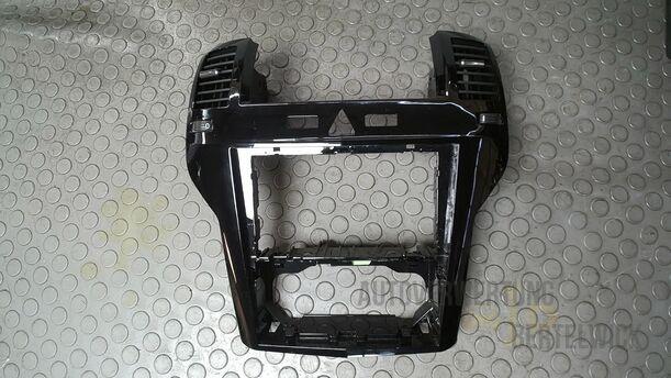 Foto: BLENDE MITTELKONSOLE/ RADIOBLENDE eines Opel Zafira 1.6 ecoFLEX Special