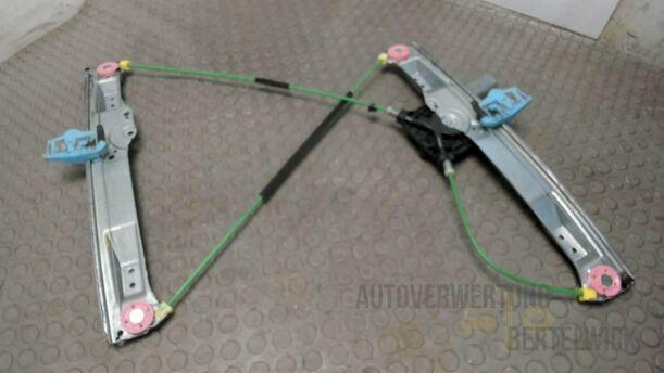 Foto: FENSTERHEBER VORNE RECHTS ( 2/3 TÜRER ) eines Opel Corsa 1.4 16V Special