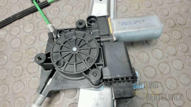 Foto: FENSTERHEBER VORNE LINKS ( 2/3 TÜRER ) eines Opel Corsa 1.4 16V Special