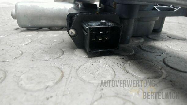 Foto: FENSTERHEBER VORNE LINKS ( 2/3 TÜRER ) eines Opel Corsa 1.4 16V Special