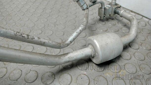 Foto: KLIMALEITUNG / KLIMASCHLAUCH eines Opel Corsa 1.4 16V Special