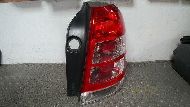 Foto: HECKLEUCHTE/ RÜCKLEUCHTE RECHTS eines Opel Zafira 1.6 ecoFLEX Special