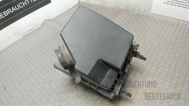 Foto: LUFTFILTERKASTEN eines Opel Corsa 1.4 16V Special