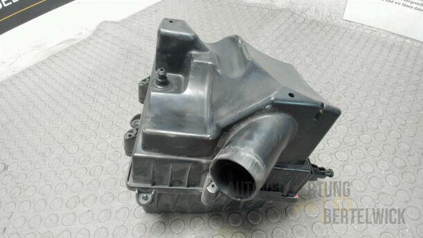 Foto: LUFTFILTERKASTEN eines Opel Corsa 1.4 16V Special