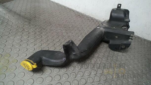 Foto: SCHEIBENWASCHBEHÄLTER eines Opel Zafira 1.6 ecoFLEX Special
