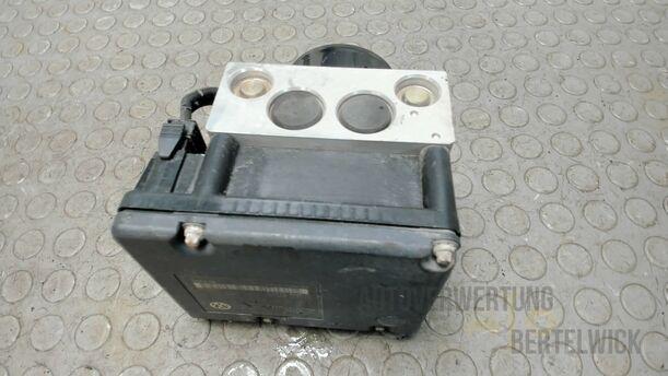 Foto: HAUPTBREMSAGGREGAT ABS eines Seat Cordoba Vario 1.4 Special