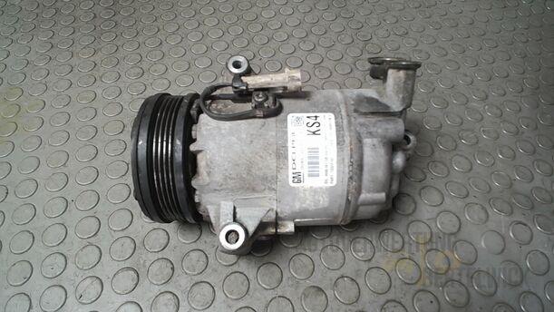 Foto: KOMPRESSOR KLIMAANLAGE/ KLIMAKOMPRESSOR ( DELPHI ) eines Opel Zafira 1.6 ecoFLEX Special